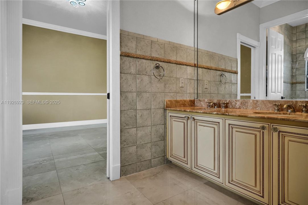 For Sale: $2,949,000 (8 beds, 7 baths, 6068 Square Feet)