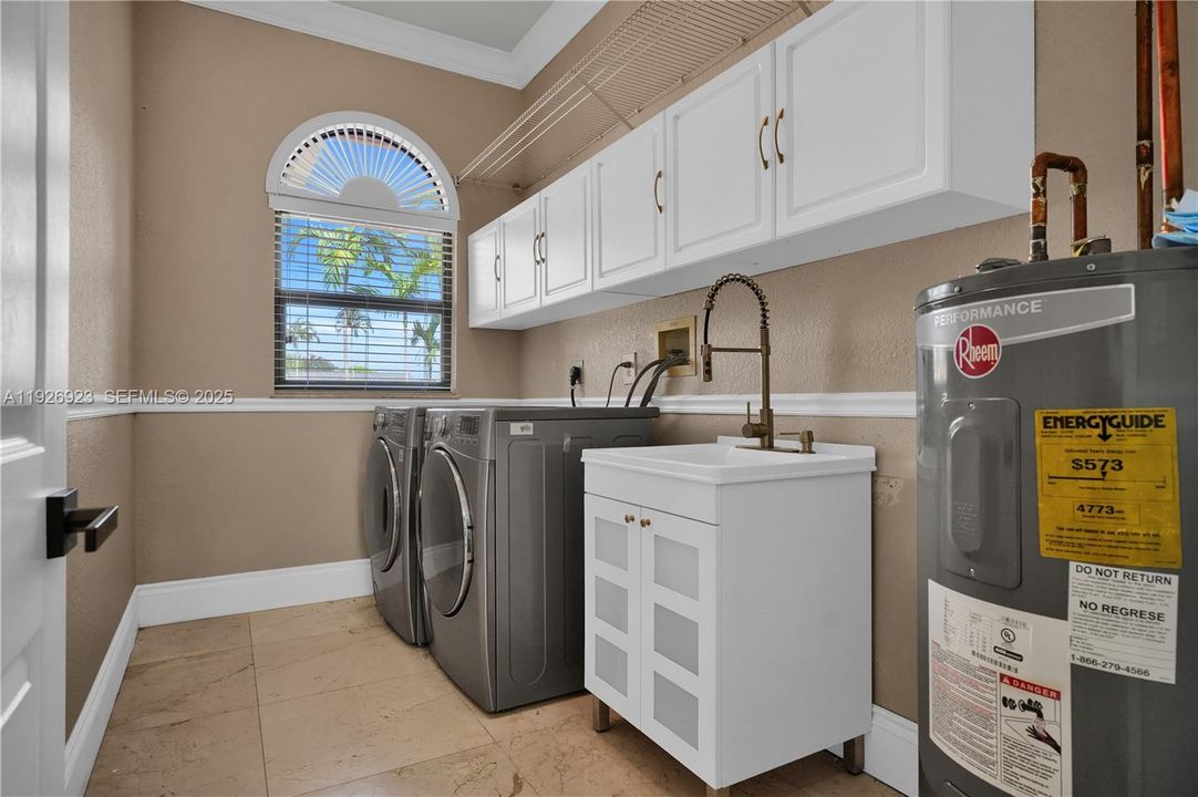 For Sale: $2,949,000 (8 beds, 7 baths, 6068 Square Feet)