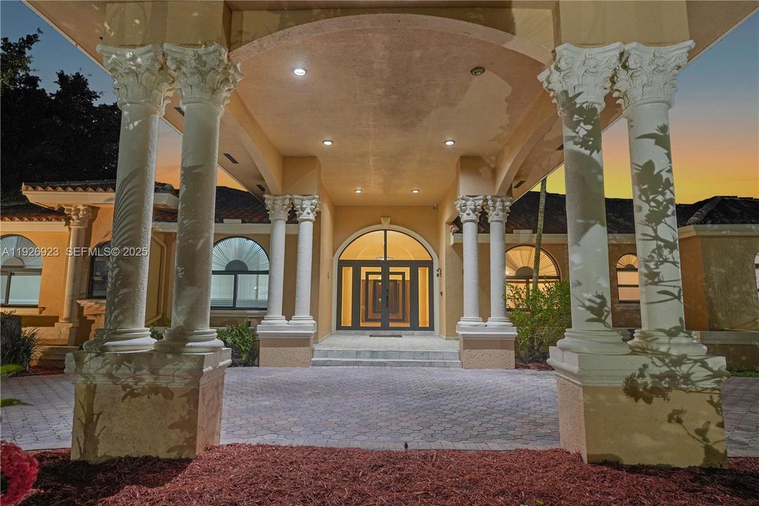 For Sale: $2,949,000 (8 beds, 7 baths, 6068 Square Feet)