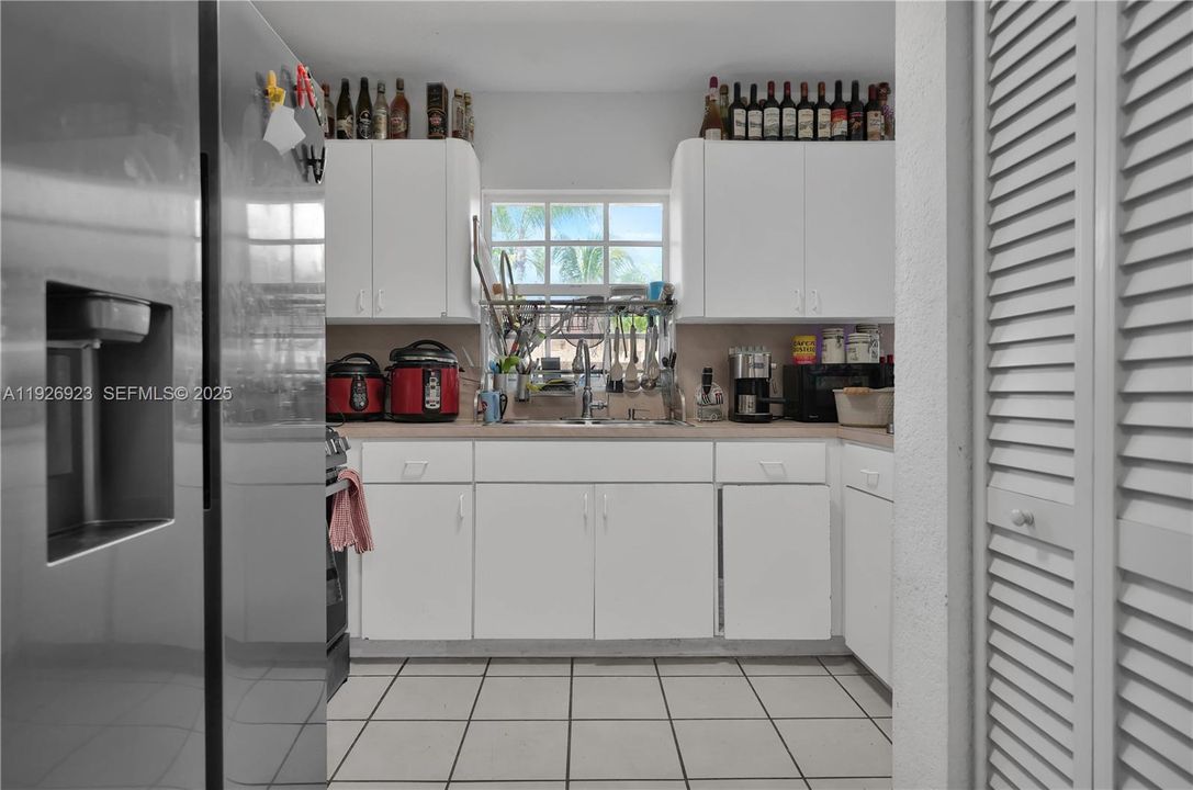 For Sale: $2,949,000 (8 beds, 7 baths, 6068 Square Feet)