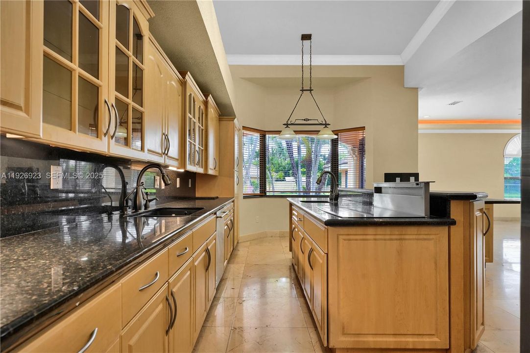 For Sale: $2,949,000 (8 beds, 7 baths, 6068 Square Feet)