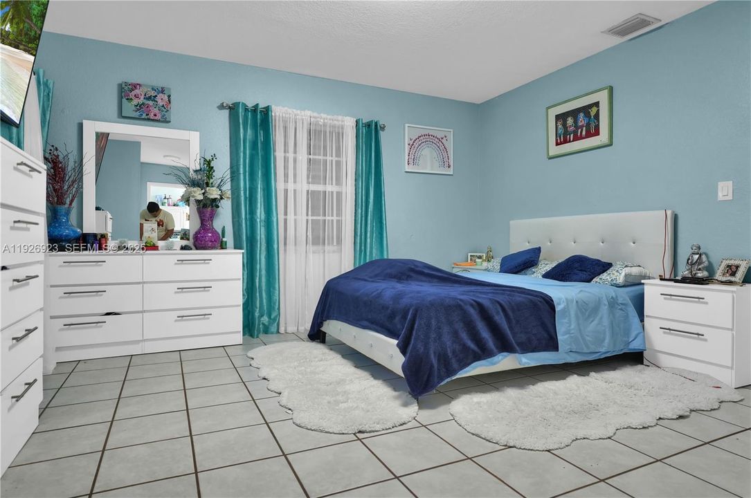 For Sale: $2,949,000 (8 beds, 7 baths, 6068 Square Feet)