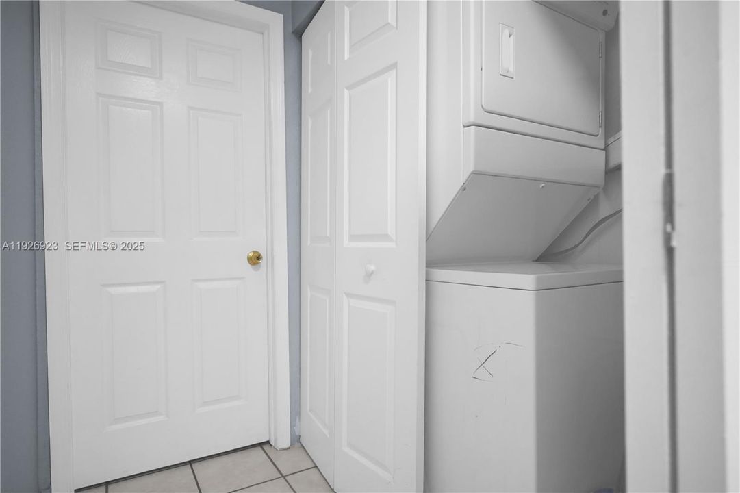 For Sale: $2,949,000 (8 beds, 7 baths, 6068 Square Feet)