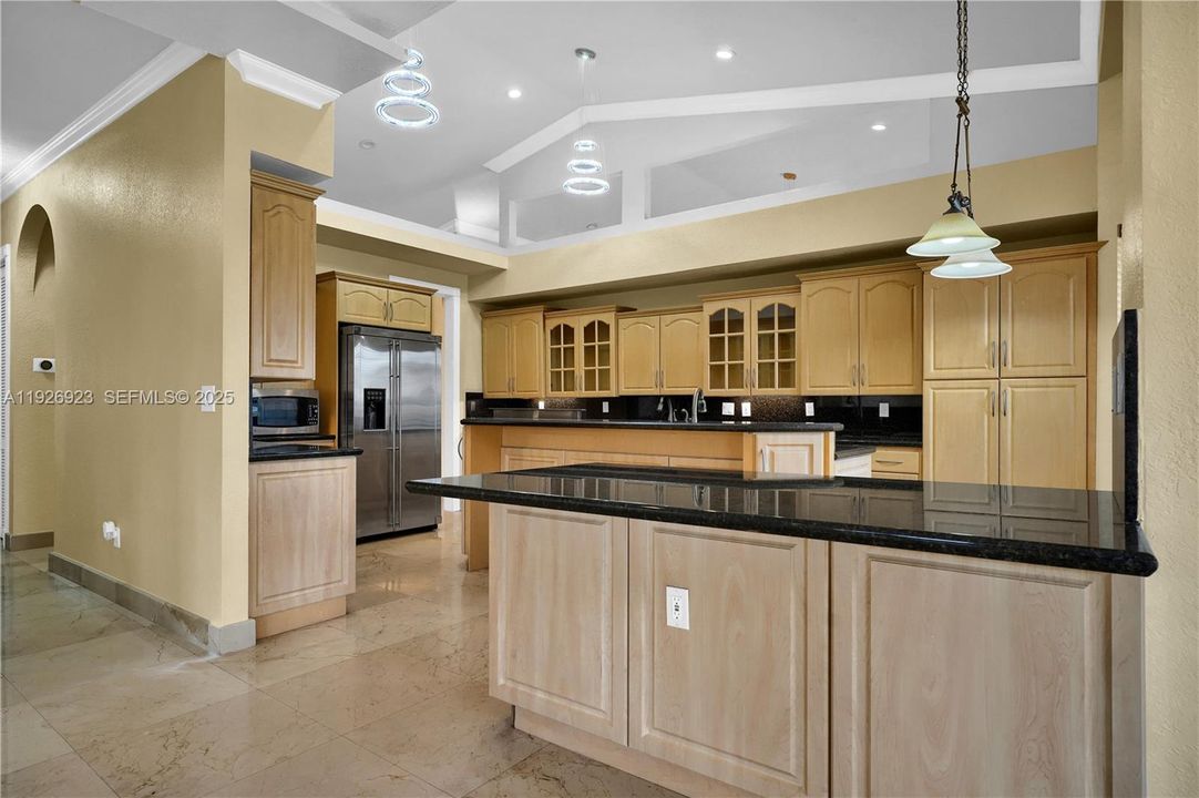 For Sale: $2,949,000 (8 beds, 7 baths, 6068 Square Feet)