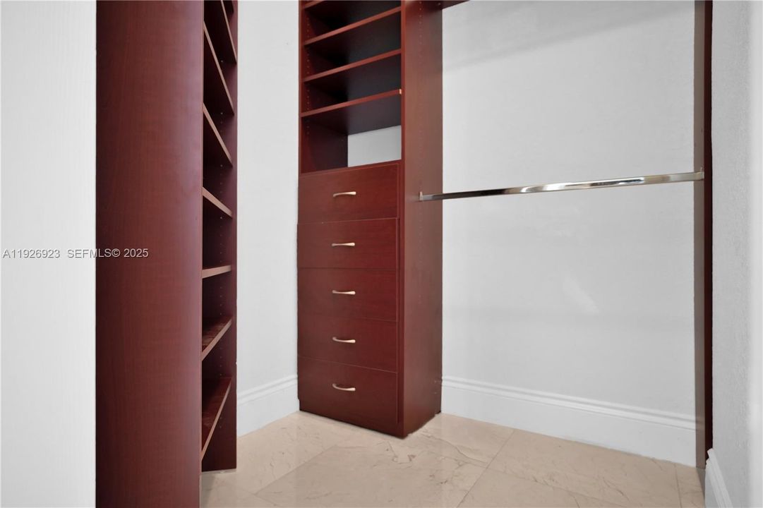 For Sale: $2,949,000 (8 beds, 7 baths, 6068 Square Feet)