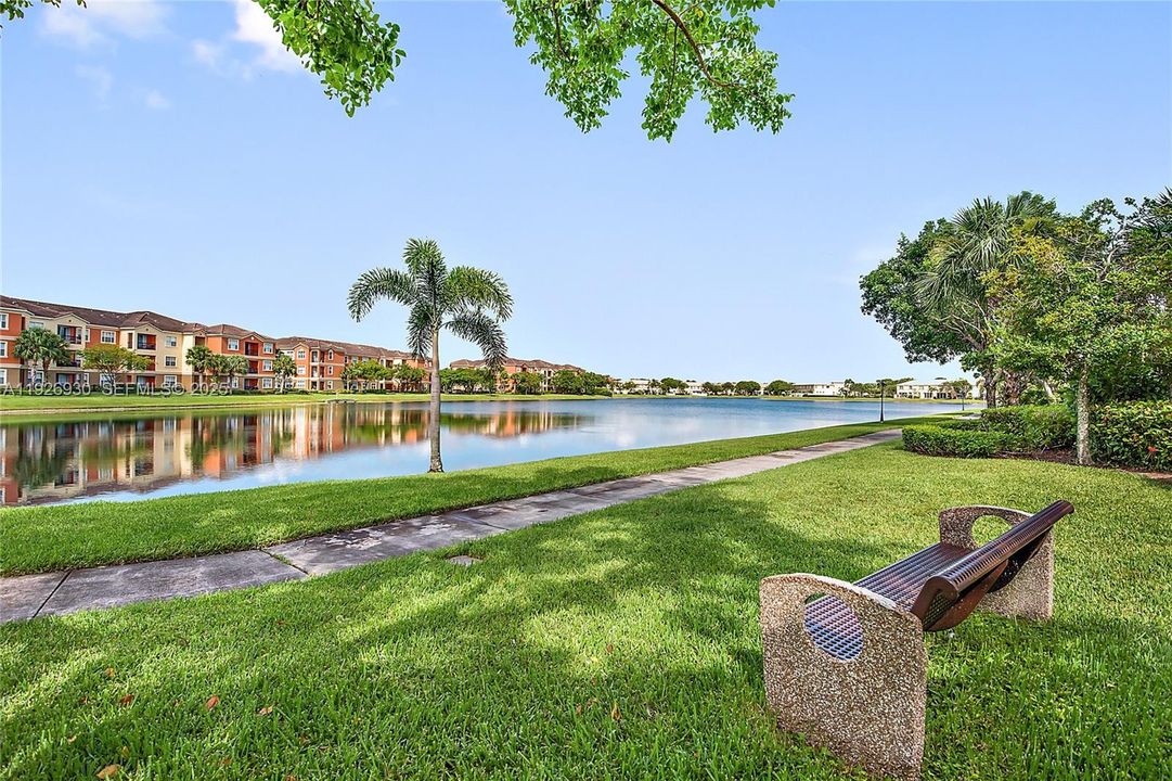 出租: $2,150 (1 贝兹, 1 浴室, 723 平方英尺)