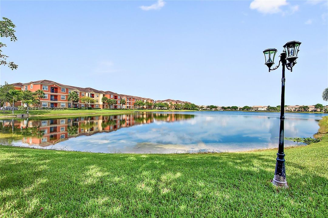 出租: $2,150 (1 贝兹, 1 浴室, 723 平方英尺)