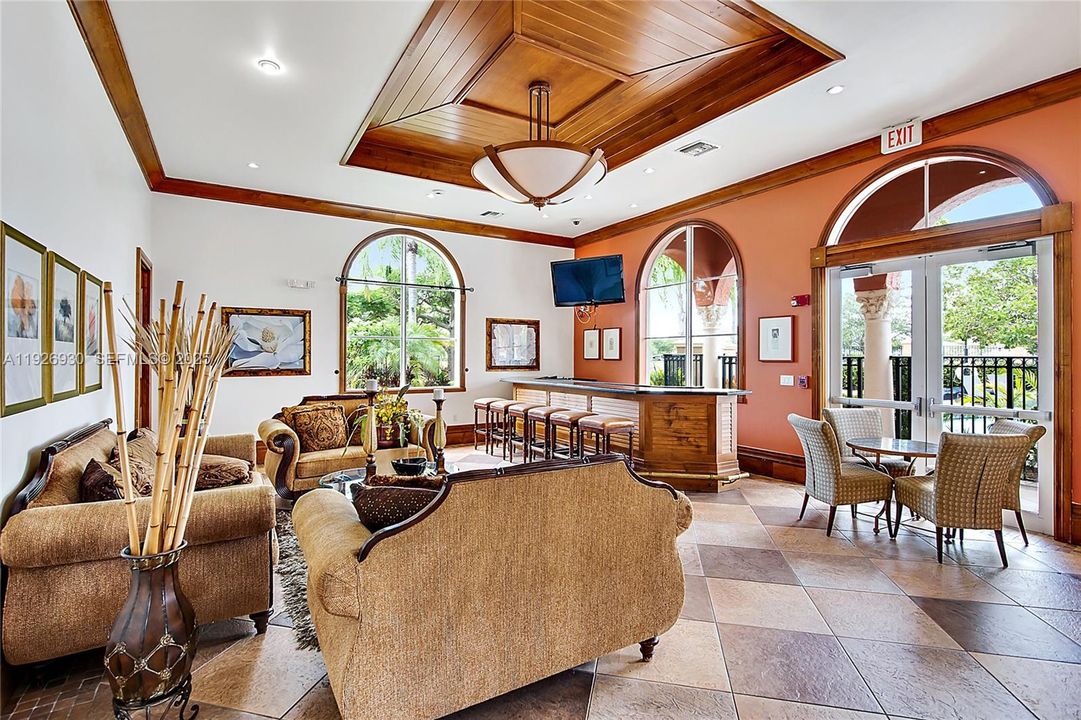 出租: $2,150 (1 贝兹, 1 浴室, 723 平方英尺)