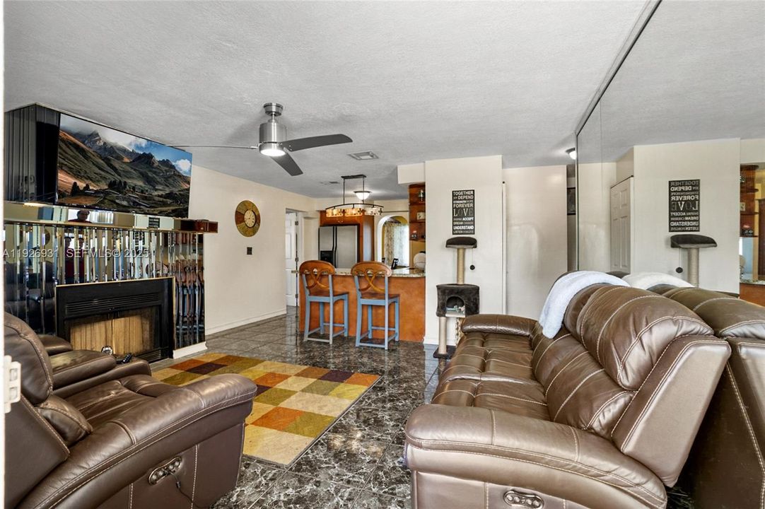 For Sale: $475,000 (4 beds, 2 baths, 1449 Square Feet)