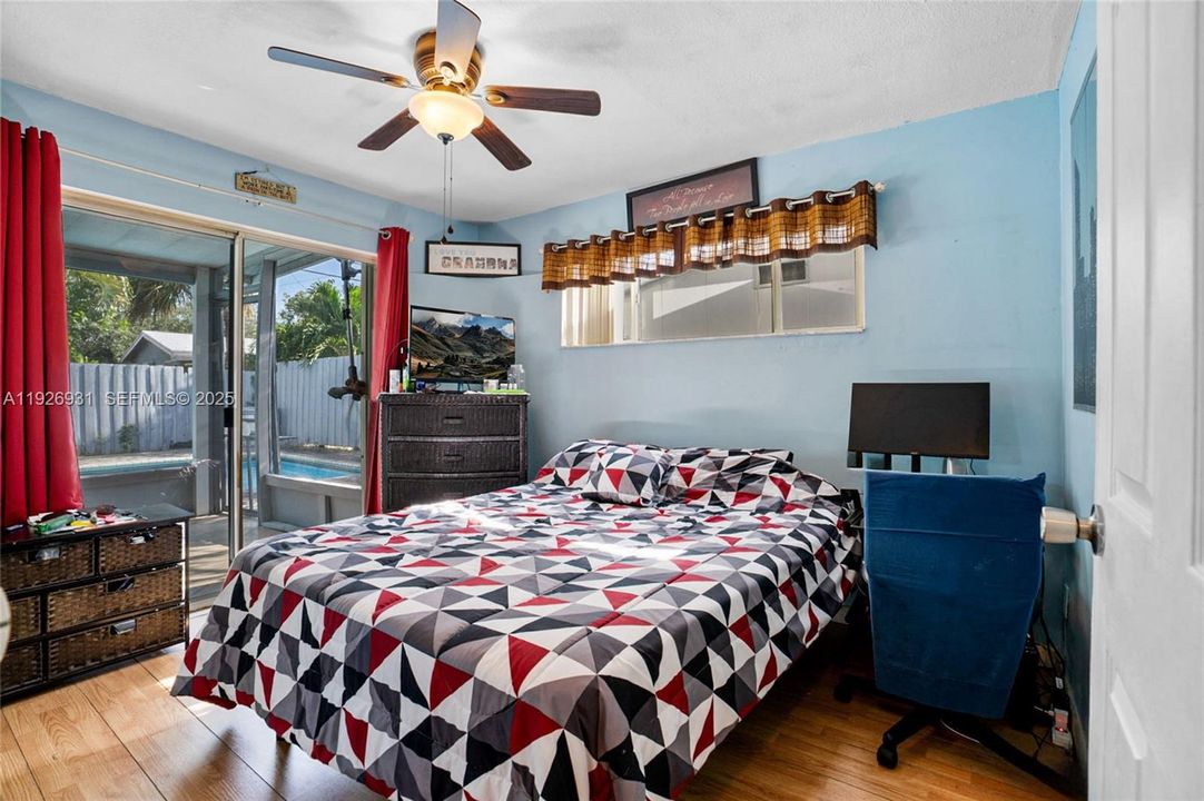 For Sale: $475,000 (4 beds, 2 baths, 1449 Square Feet)