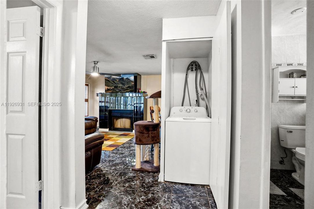 For Sale: $475,000 (4 beds, 2 baths, 1449 Square Feet)