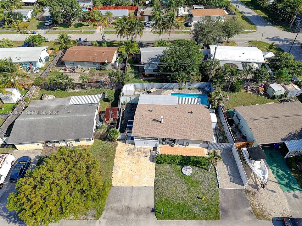 For Sale: $475,000 (4 beds, 2 baths, 1449 Square Feet)