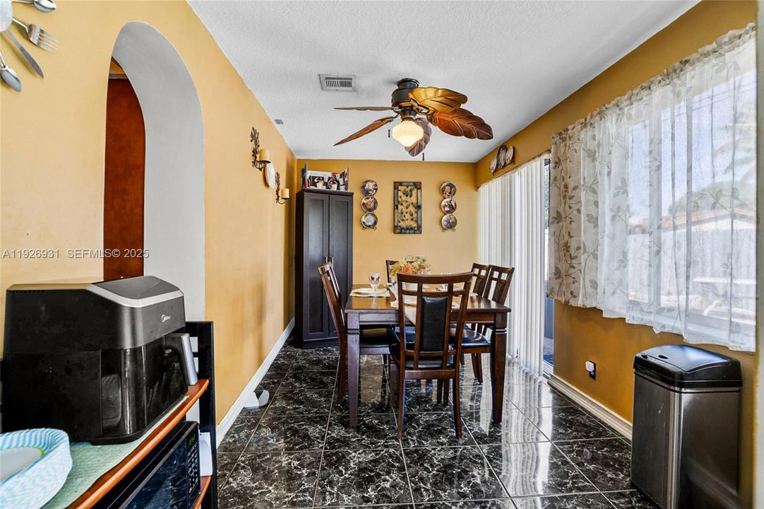 For Sale: $475,000 (4 beds, 2 baths, 1449 Square Feet)