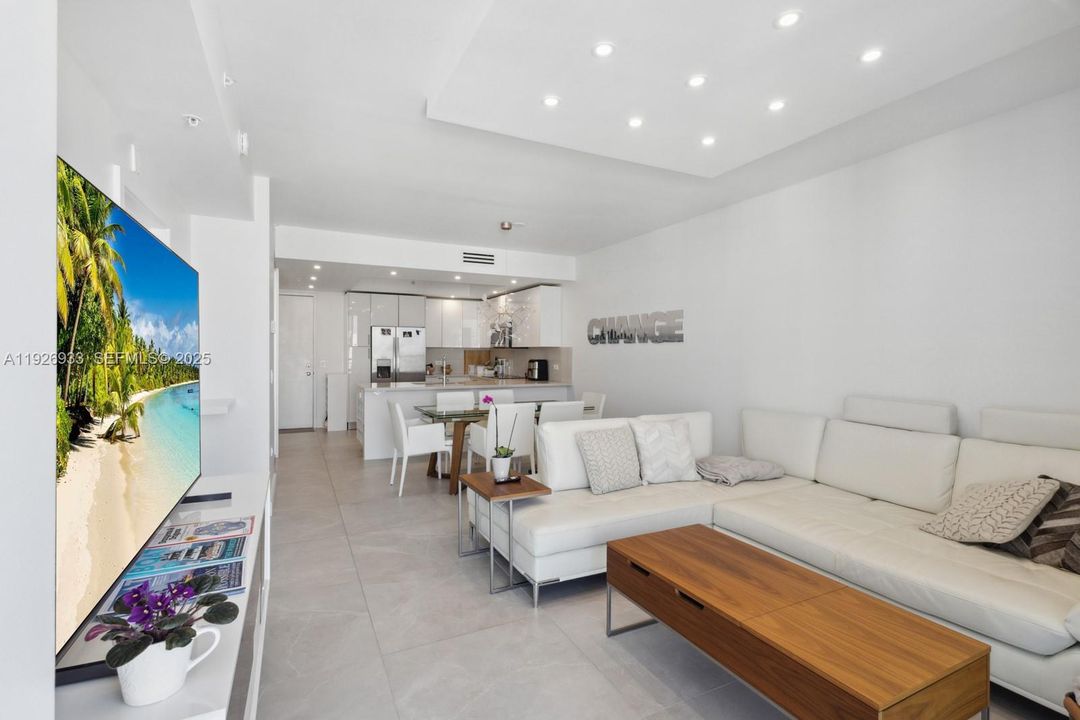 В аренду: $3,990 (2 спален, 2 ванн, 819 Квадратных фут)