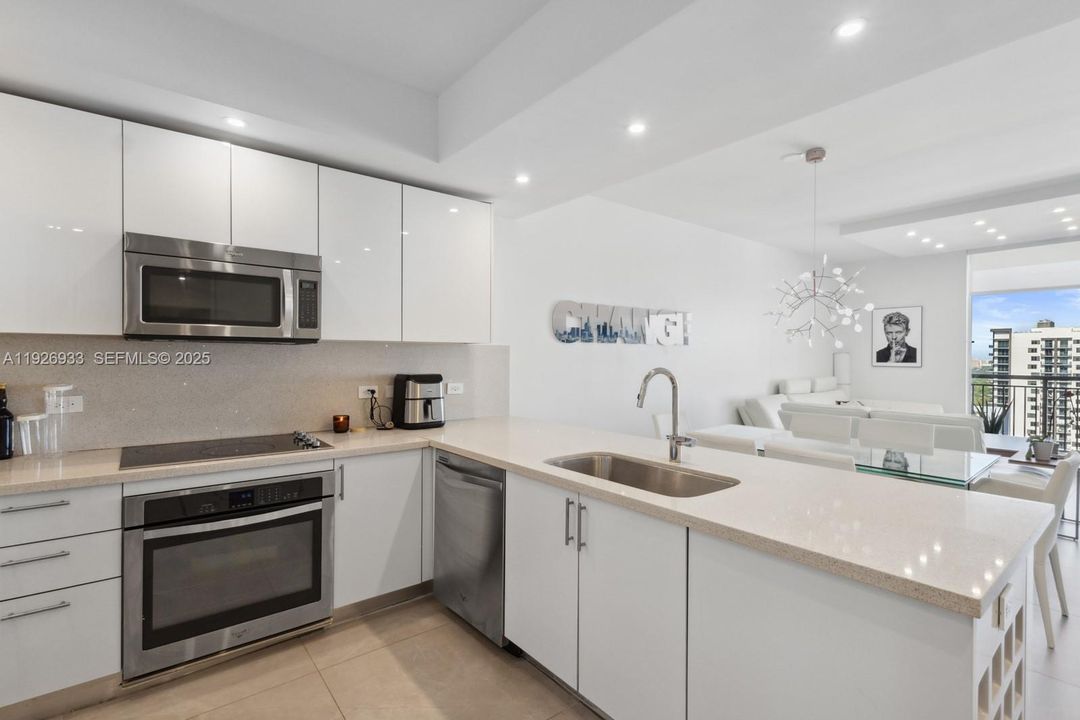 В аренду: $3,990 (2 спален, 2 ванн, 819 Квадратных фут)