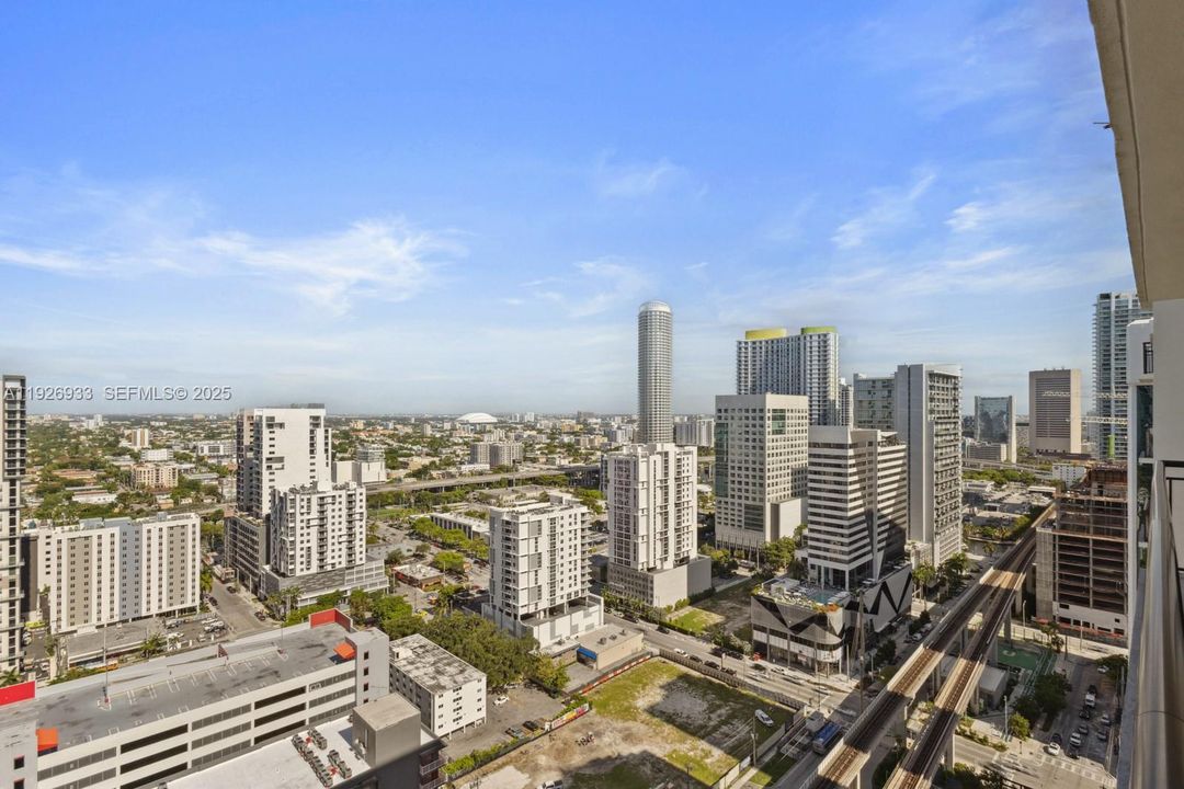 В аренду: $3,990 (2 спален, 2 ванн, 819 Квадратных фут)