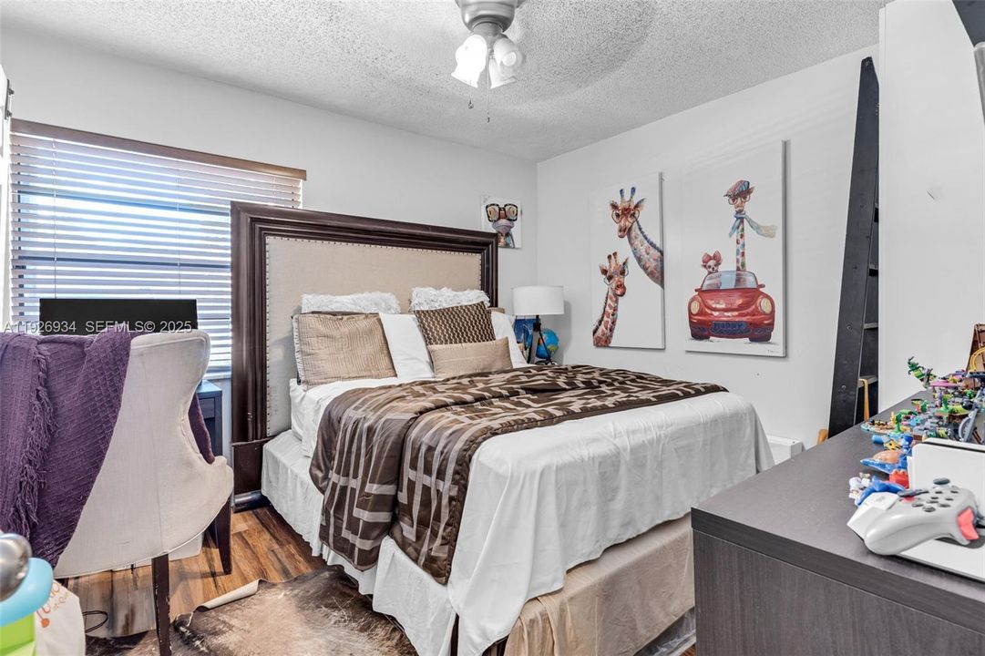 En Renta: $4,200 (4 camas, 2 baños, 1680 Pies cuadrados)