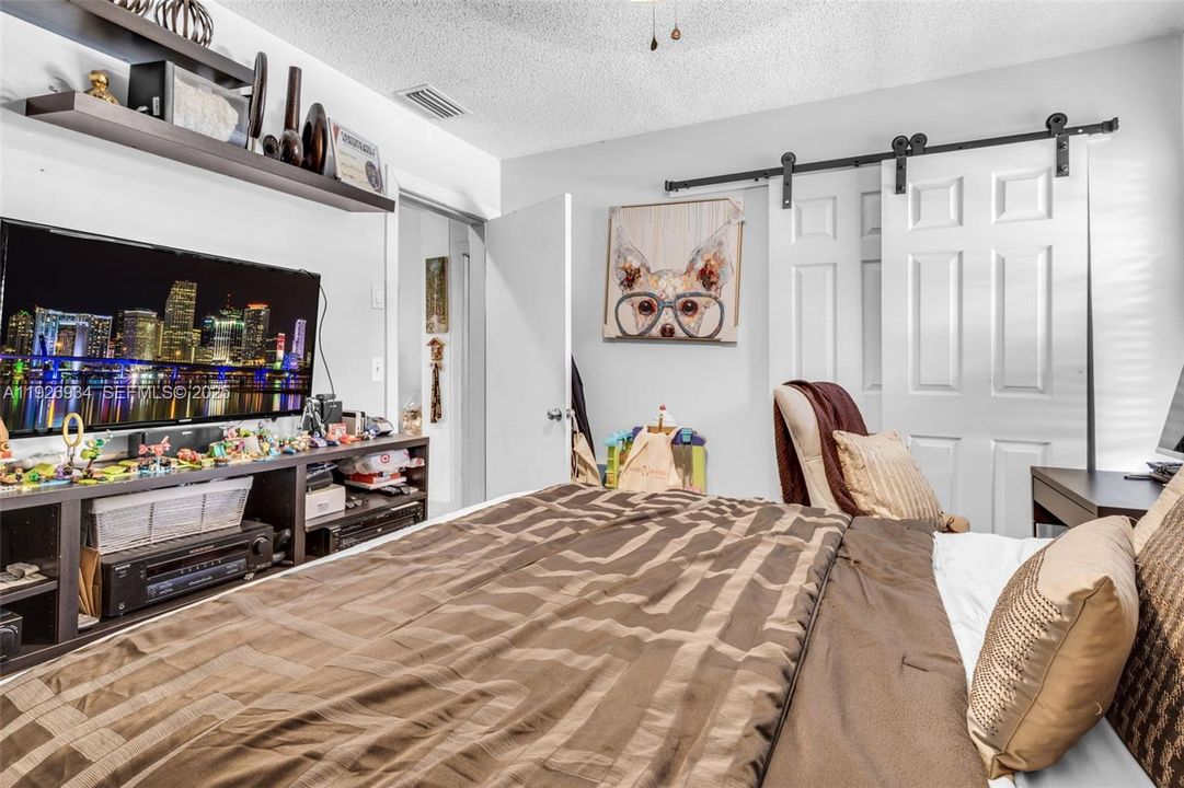 En Renta: $4,200 (4 camas, 2 baños, 1680 Pies cuadrados)