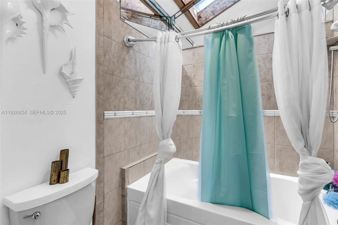 En Renta: $4,200 (4 camas, 2 baños, 1680 Pies cuadrados)