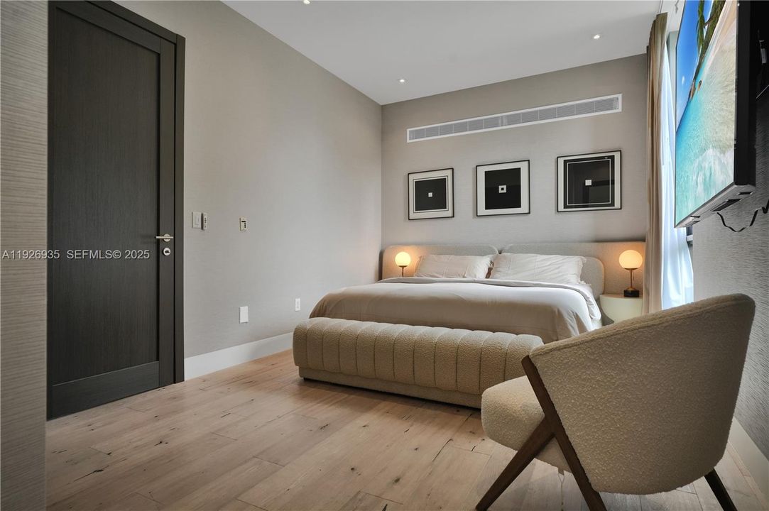 En Renta: $115,000 (5 camas, 5 baños, 5200 Pies cuadrados)