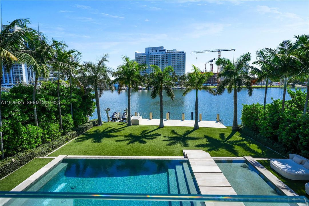 En Renta: $115,000 (5 camas, 5 baños, 5200 Pies cuadrados)