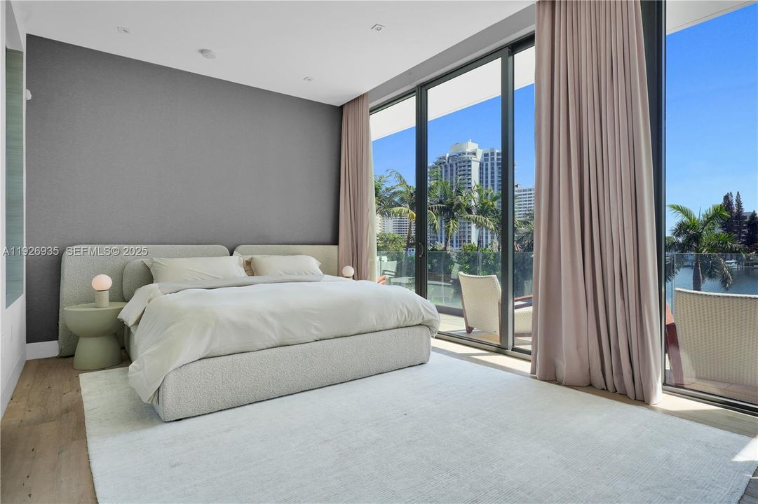 En Renta: $115,000 (5 camas, 5 baños, 5200 Pies cuadrados)