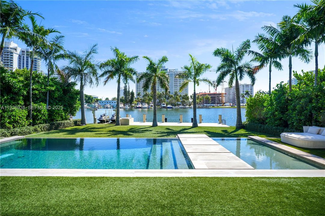 En Renta: $115,000 (5 camas, 5 baños, 5200 Pies cuadrados)