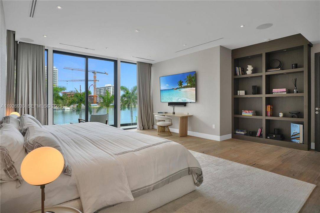 En Renta: $115,000 (5 camas, 5 baños, 5200 Pies cuadrados)