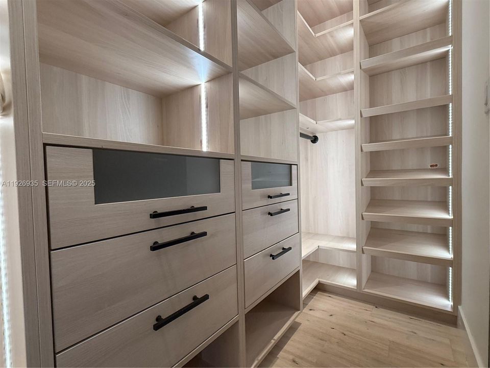 En Renta: $115,000 (5 camas, 5 baños, 5200 Pies cuadrados)