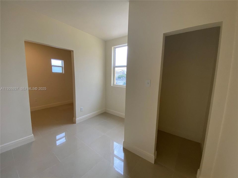 В аренду: $5,000 (0 спален, 0 ванн, 0 Квадратных фут)