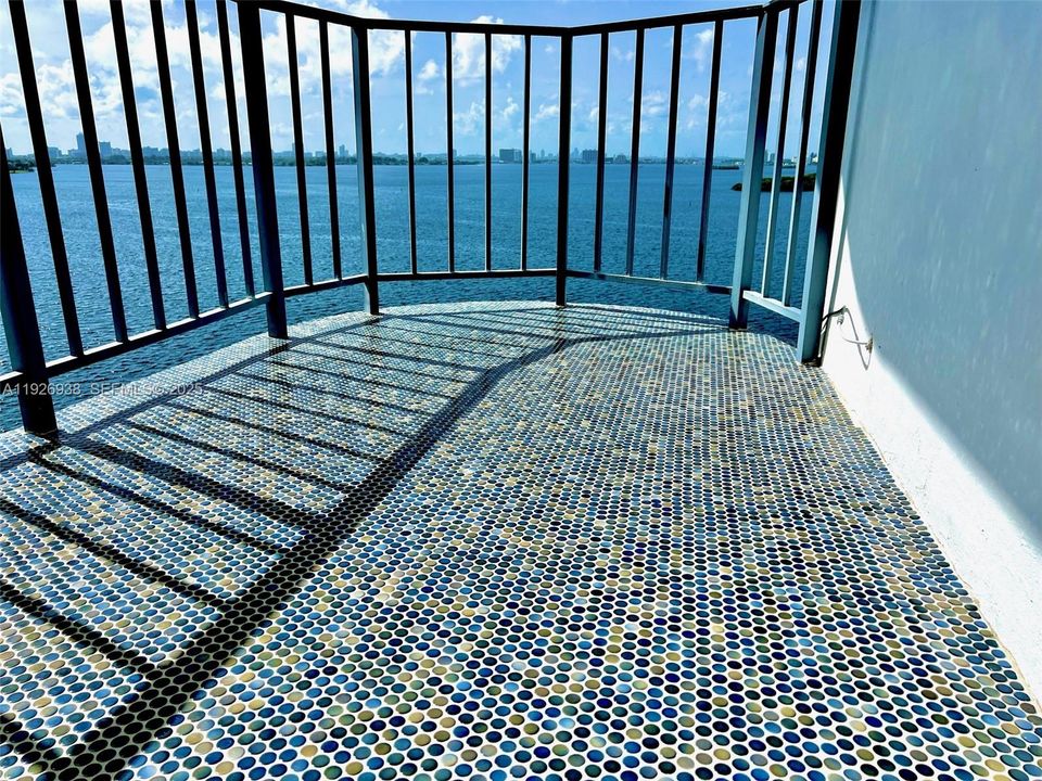 В аренду: $2,500 (1 спален, 1 ванн, 831 Квадратных фут)