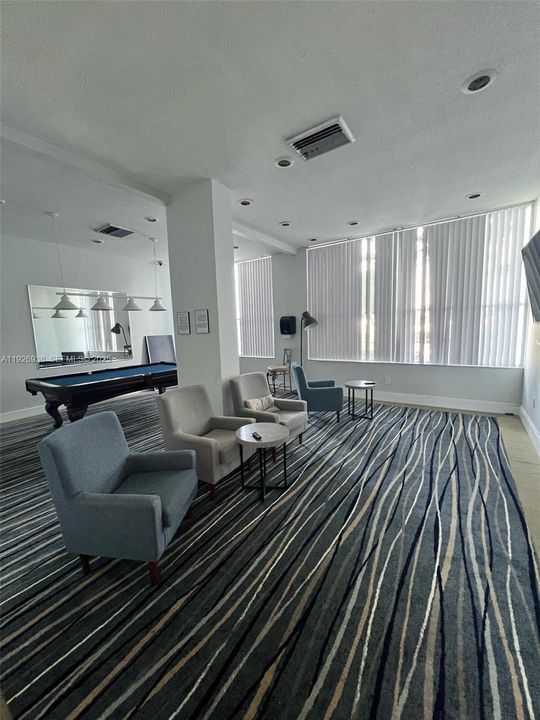 В аренду: $2,500 (1 спален, 1 ванн, 831 Квадратных фут)