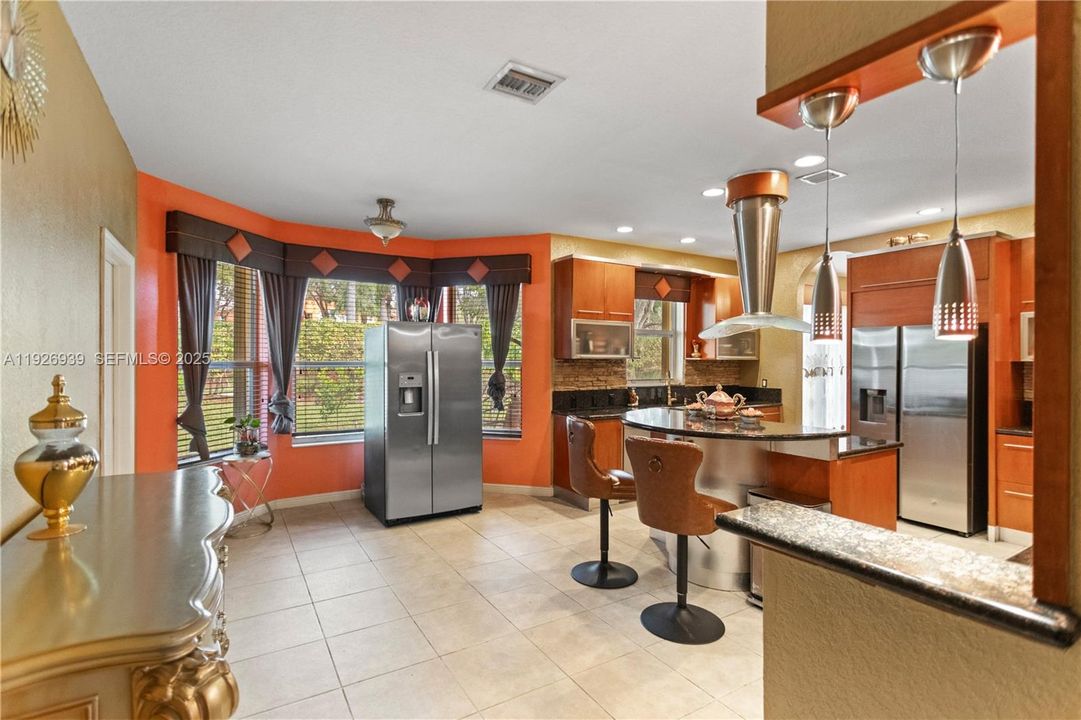 For Sale: $929,000 (5 beds, 3 baths, 3501 Square Feet)