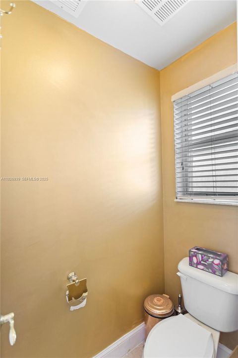 For Sale: $929,000 (5 beds, 3 baths, 3501 Square Feet)