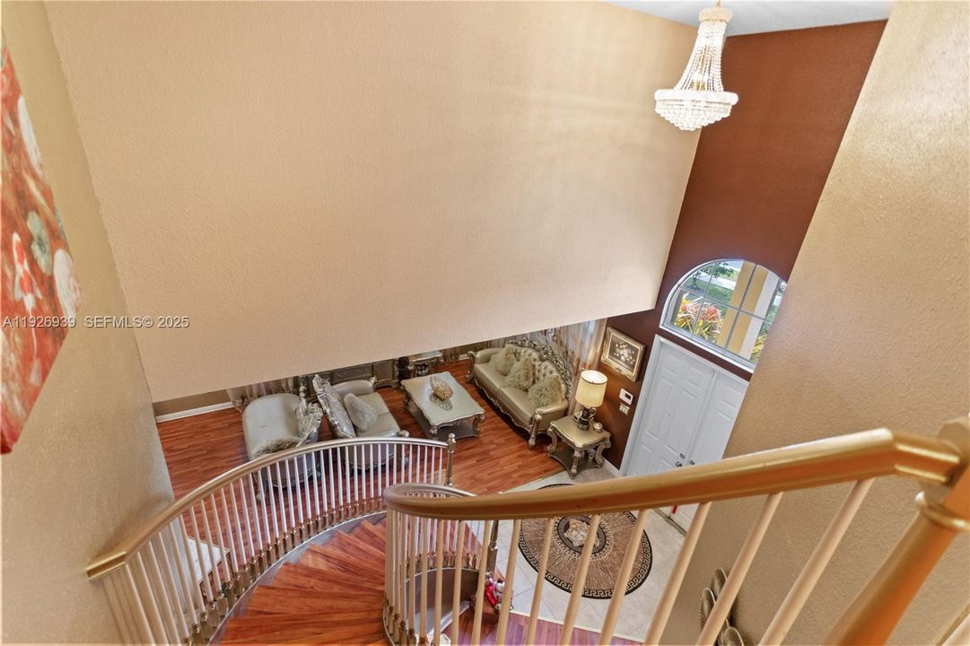 For Sale: $929,000 (5 beds, 3 baths, 3501 Square Feet)