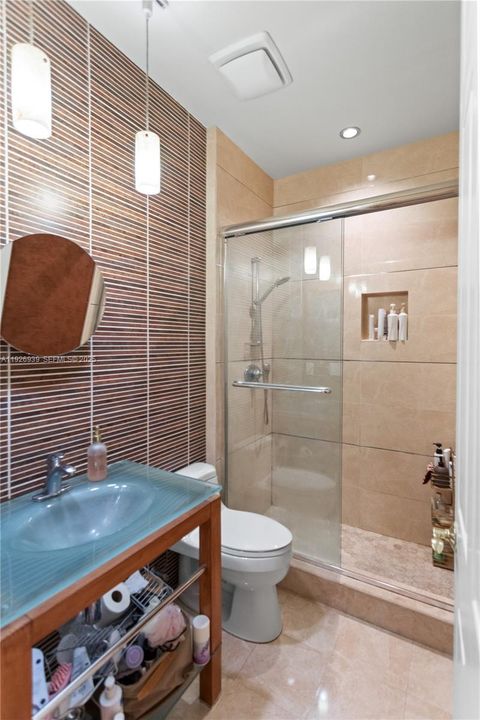 For Sale: $929,000 (5 beds, 3 baths, 3501 Square Feet)