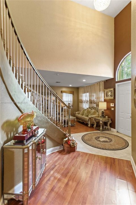 For Sale: $929,000 (5 beds, 3 baths, 3501 Square Feet)