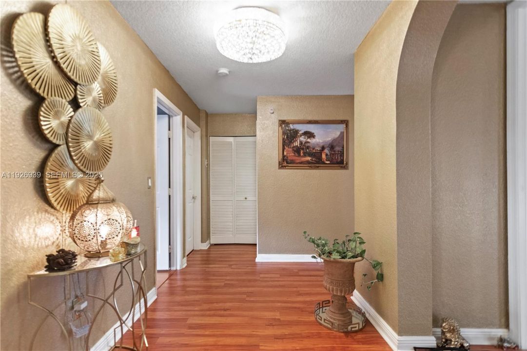 For Sale: $929,000 (5 beds, 3 baths, 3501 Square Feet)