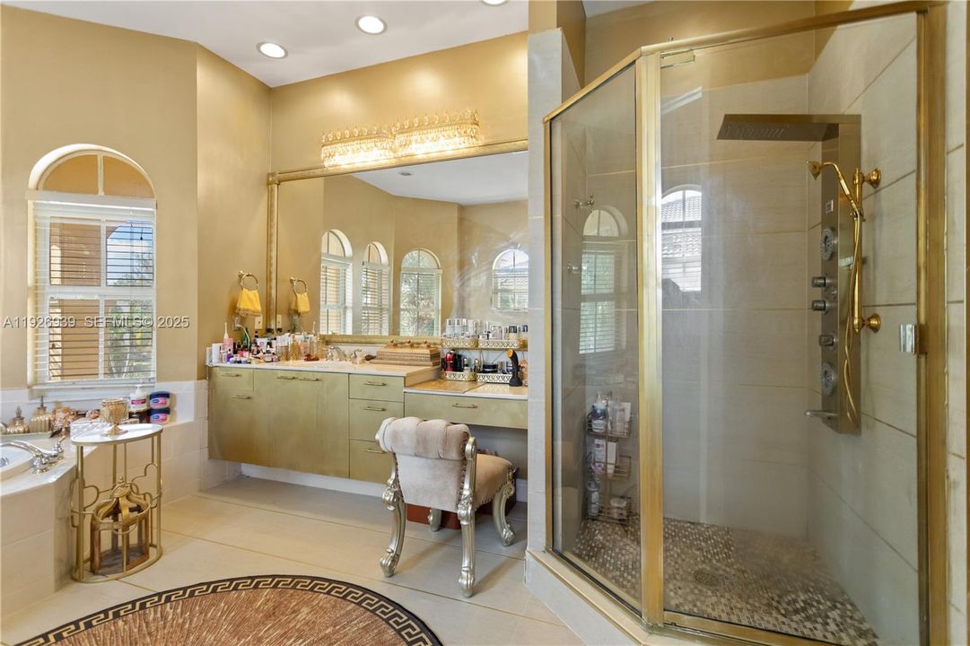 For Sale: $929,000 (5 beds, 3 baths, 3501 Square Feet)