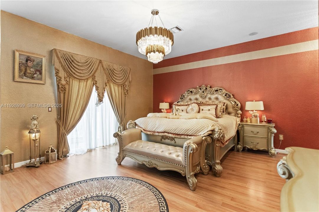 For Sale: $929,000 (5 beds, 3 baths, 3501 Square Feet)