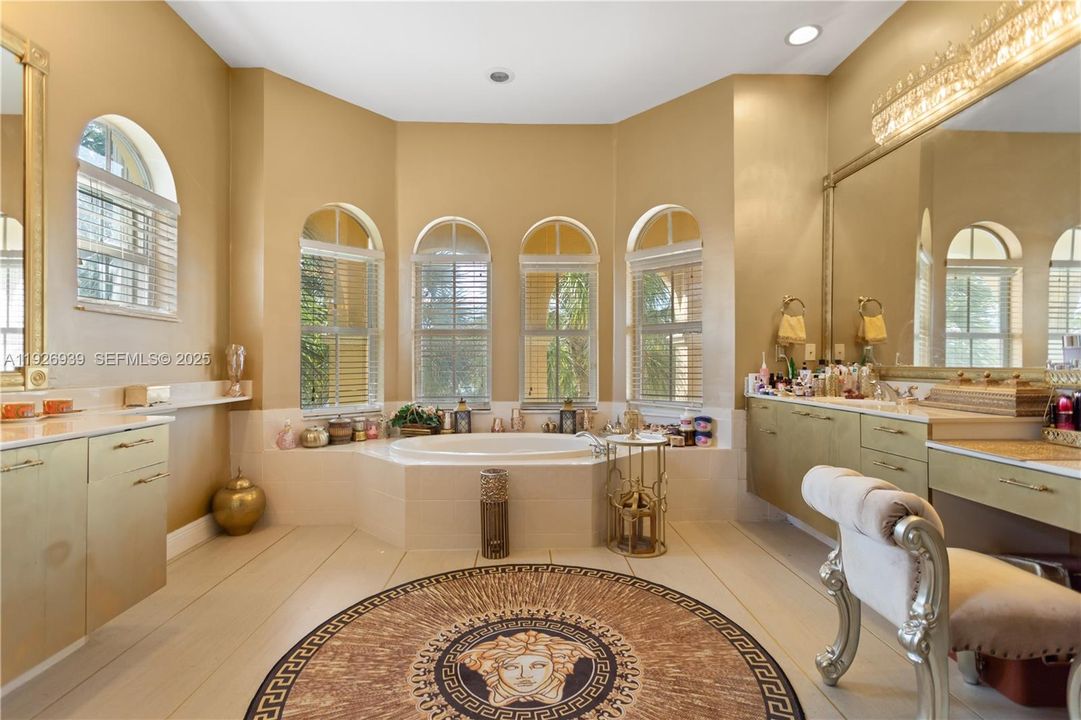 For Sale: $929,000 (5 beds, 3 baths, 3501 Square Feet)