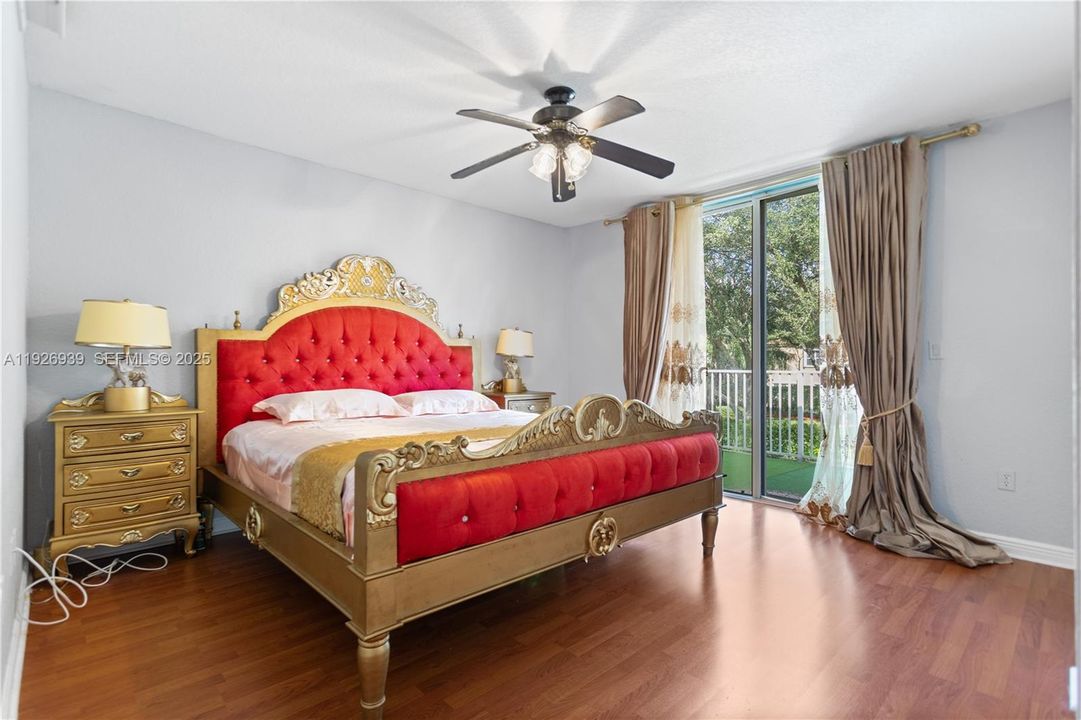 For Sale: $929,000 (5 beds, 3 baths, 3501 Square Feet)