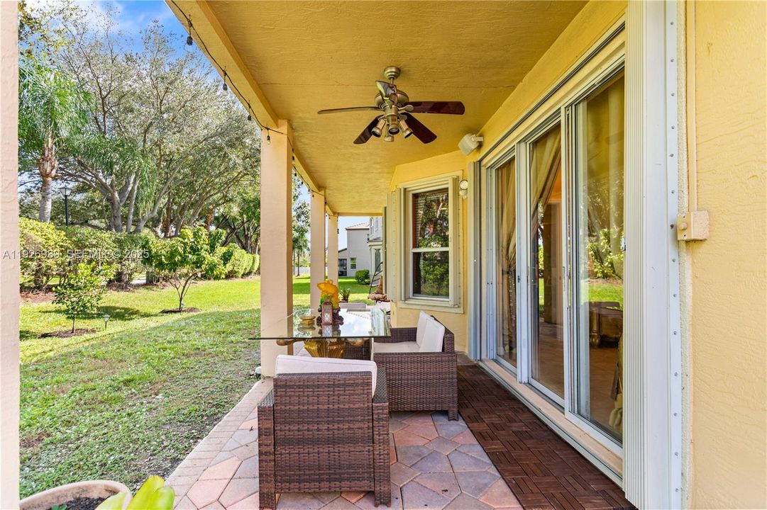 For Sale: $929,000 (5 beds, 3 baths, 3501 Square Feet)