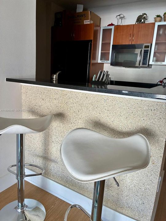 For Rent: $2,750 (2 beds, 2 baths, 1070 Square Feet)