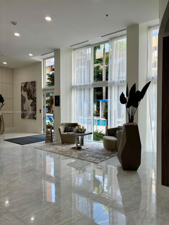 For Rent: $2,750 (2 beds, 2 baths, 1070 Square Feet)