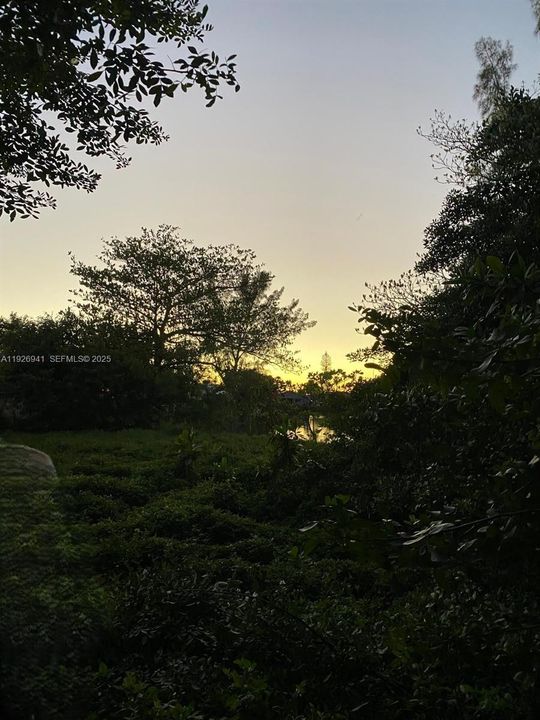 待售: $349,500 (0.14 acres)