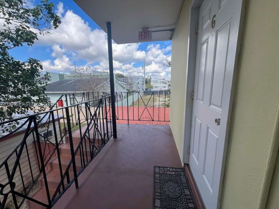 В аренду: $1,475 (1 спален, 1 ванн, 11052 Квадратных фут)