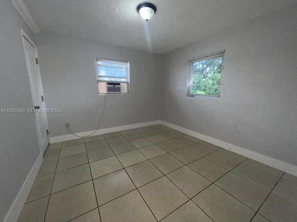 В аренду: $1,475 (1 спален, 1 ванн, 11052 Квадратных фут)