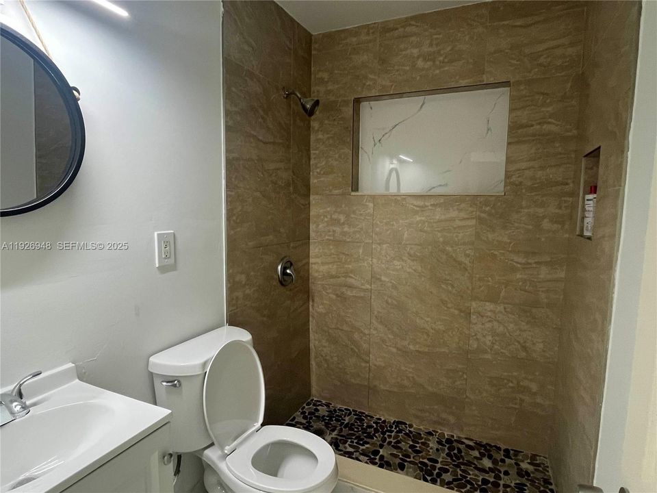 出租: $2,200 (2 贝兹, 1 浴室, 1310 平方英尺)