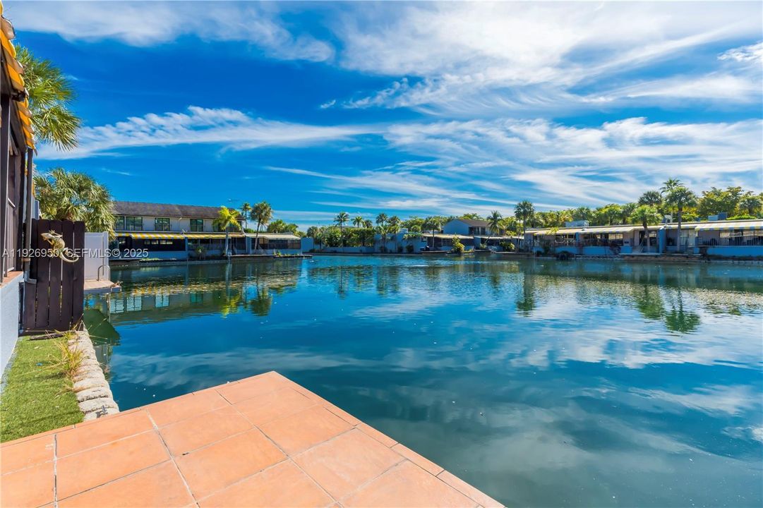 For Sale: $499,000 (3 beds, 2 baths, 1275 Square Feet)